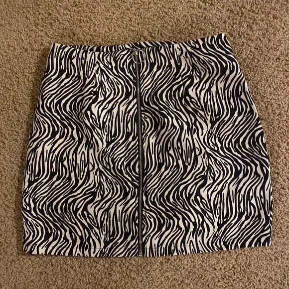 Stylish Set - Picture 5 of 6